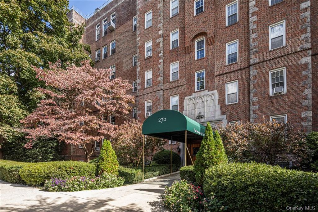 270 Bronxville Road, Unit B63, Bronxville, NY 10708 Main Photo