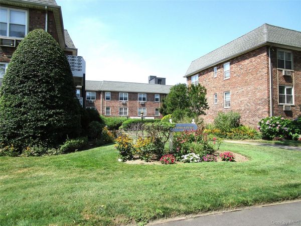 20 Daley Place, Unit 225, Lynbrook, NY 11563