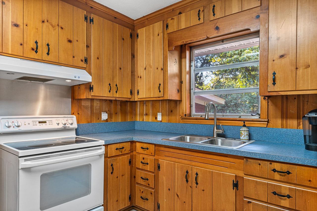 591 Azalea Drive Drive Photo 11