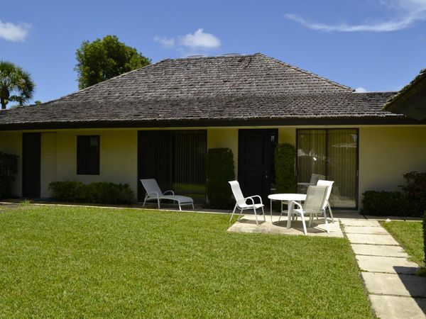 11876 Pebblewood Drive, Wellington, FL 33414