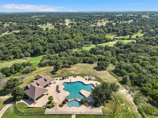 8504 Shetland Court W, Cleburne, TX 76033