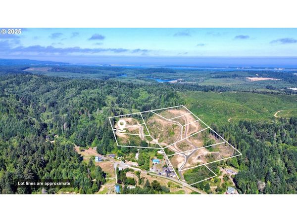 000 Trail LN, Unit 1301, Coos Bay, OR 97420