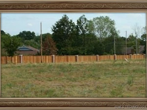 2915 SE Pheasant Court , Bartlesville, OK 74006