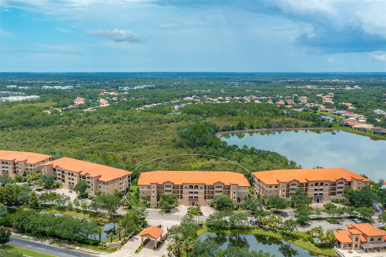 7710 Lake Vista Court, Unit 403, Lakewood Ranch, FL 34202 Photo