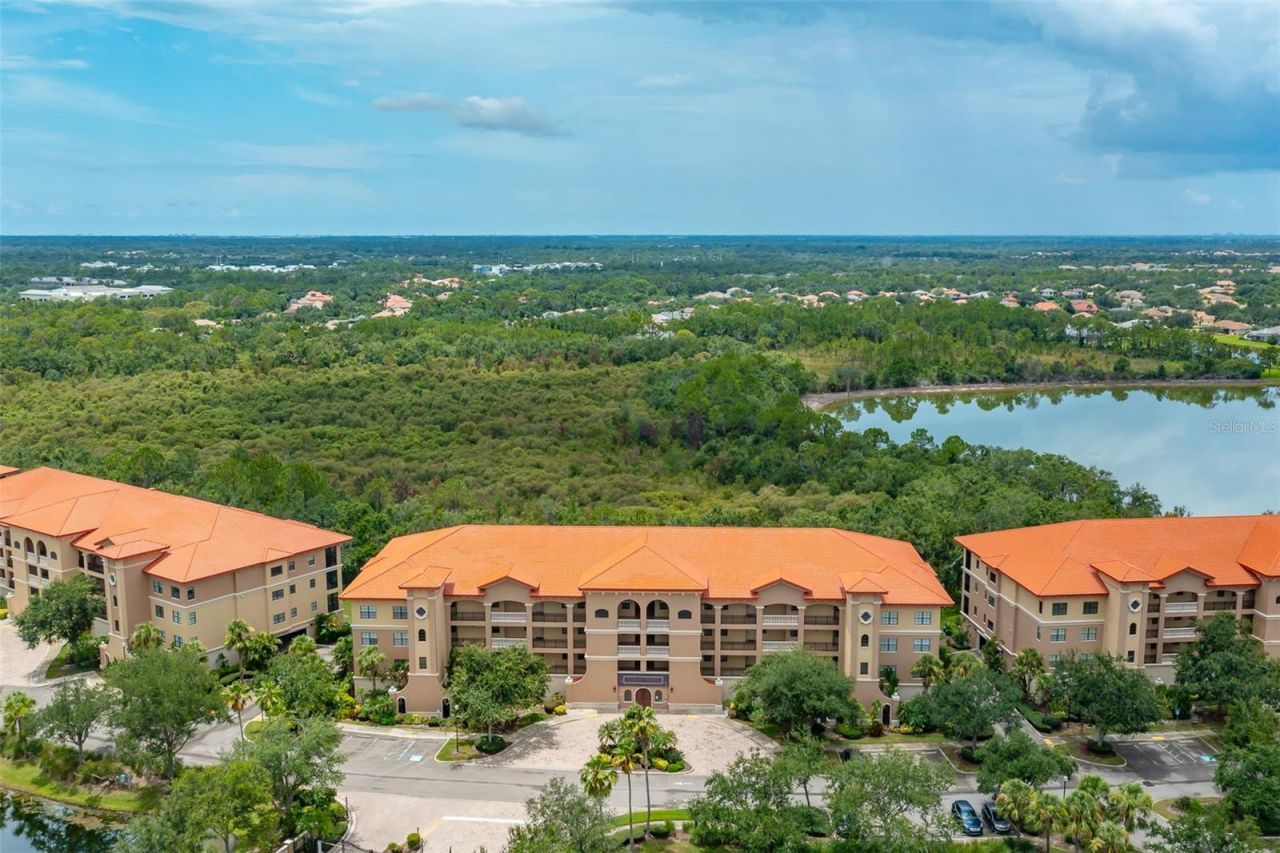 7710 Lake Vista Court, Unit 403, Lakewood Ranch, FL 34202 Photo
