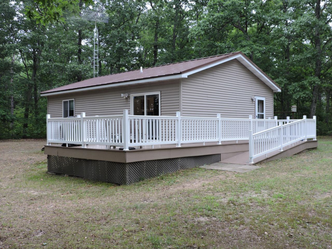 9773 N Woodbridge Avenue, Bitely, MI 49309 Main Photo