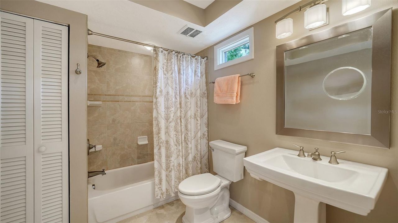 4983 Greencroft Road, Unit 181, Sarasota, FL 34235 Photo