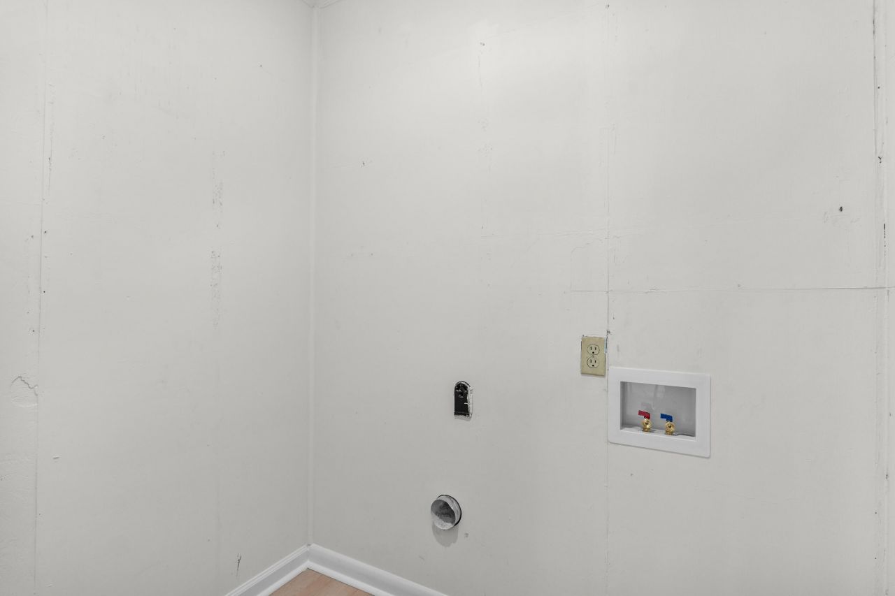 1531 Woodcrest Avenue Photo 16