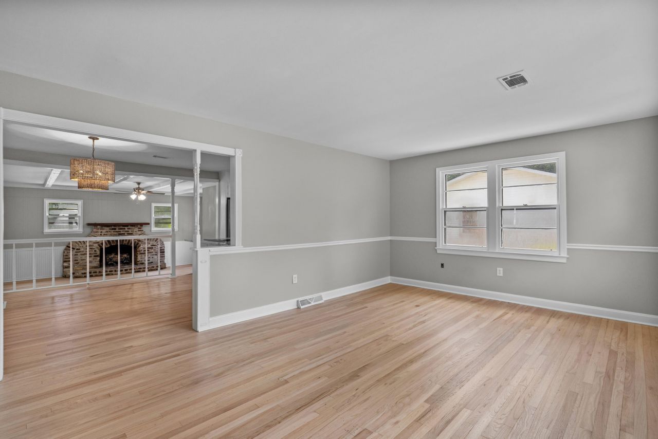 1531 Woodcrest Avenue Photo 4