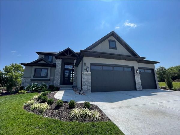 16019 S Twilight Lane, Olathe, KS 66062