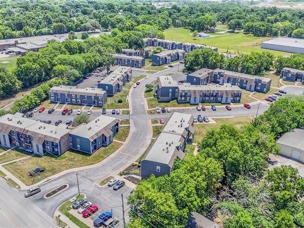 13901 Grandboro Lane, Grandview, MO 64030