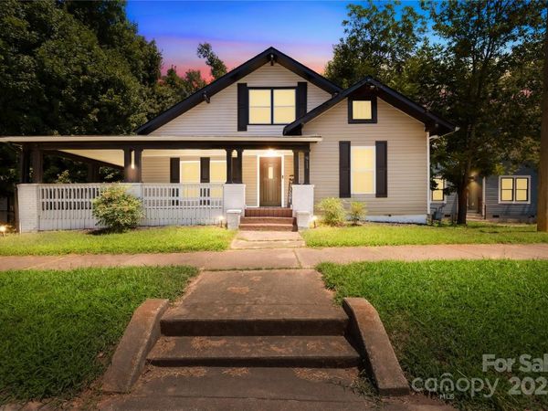 911 Wilson W Lee Boulevard, Statesville, NC 28677