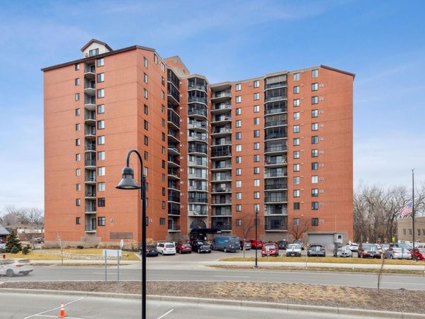6500 Woodlake Drive, Unit 105, Richfield, MN 55423
