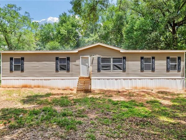 9828 Boxwood Drive N, Semmes, AL 36575