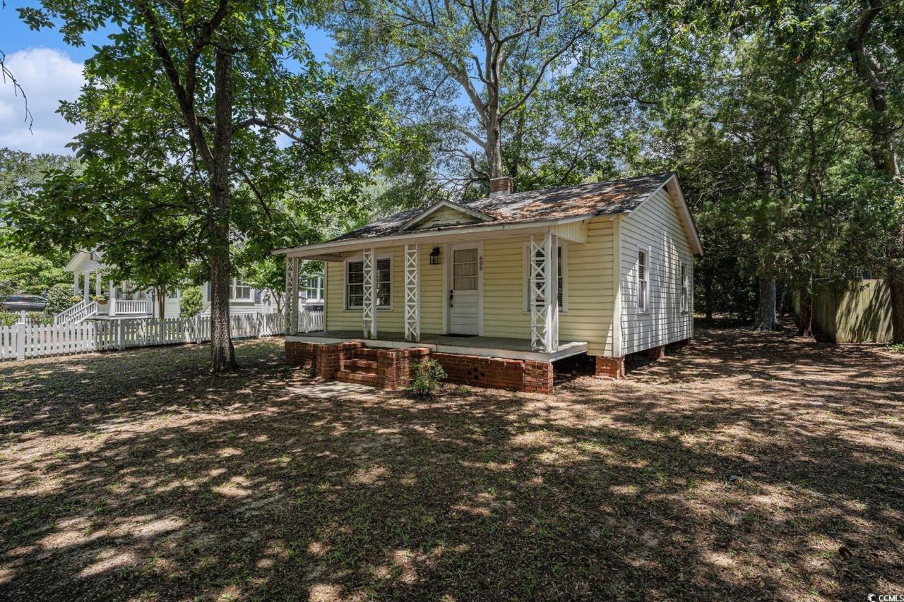 606 Moore St. Photo 17