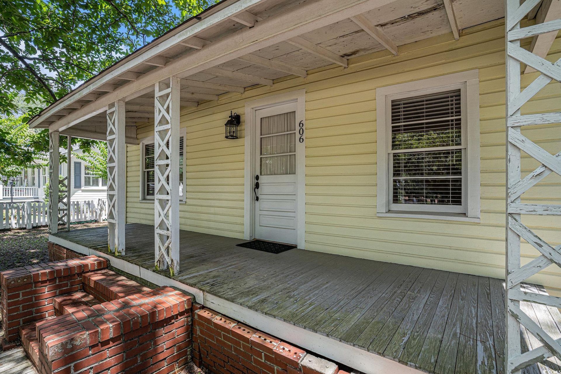 606 Moore St. Photo 18