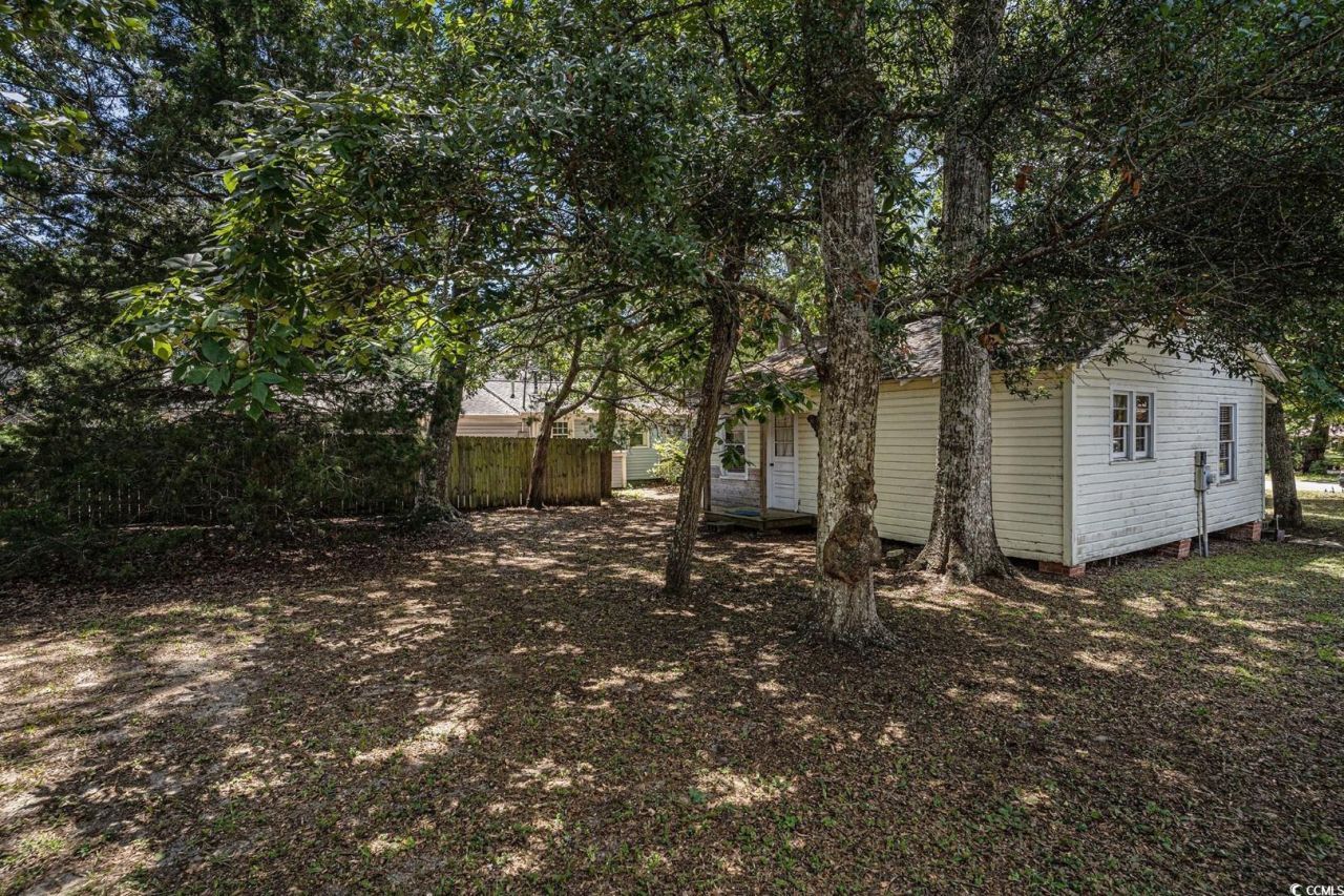 606 Moore St. Photo 31