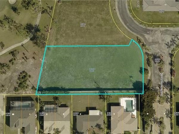 812 Palmetto Pointe CIR, CAPE CORAL, FL 33991