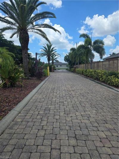 812 Palmetto Pointe Cir, Cape Coral, FL 33991 Photo