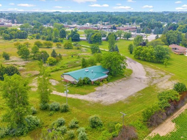 2701 Golf Course Drive Drive, Marlette, MI 48453