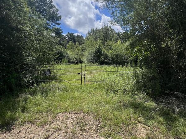 234 Fleet Holmes Rd., Kokomo, MS 39483