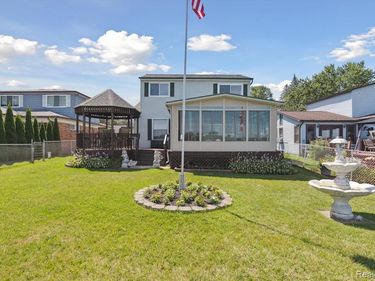 2295 Davista Drive, Highland Twp, MI 48356