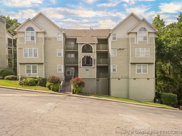 6736 WILLOWBROOK Unit 4 Drive, Fayetteville, NC 28314