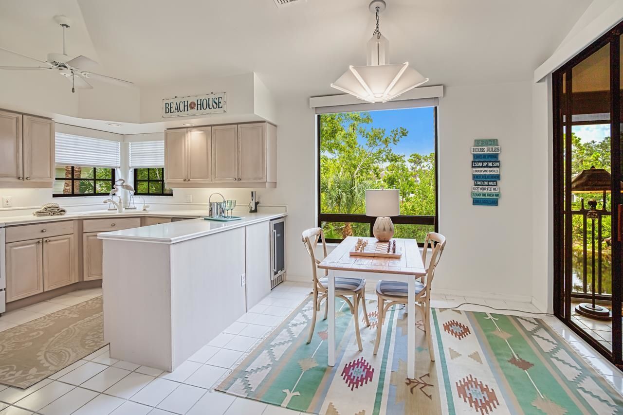 27024 Oakwood Lake Dr, Unit 201, Bonita Springs, FL 34134 Photo