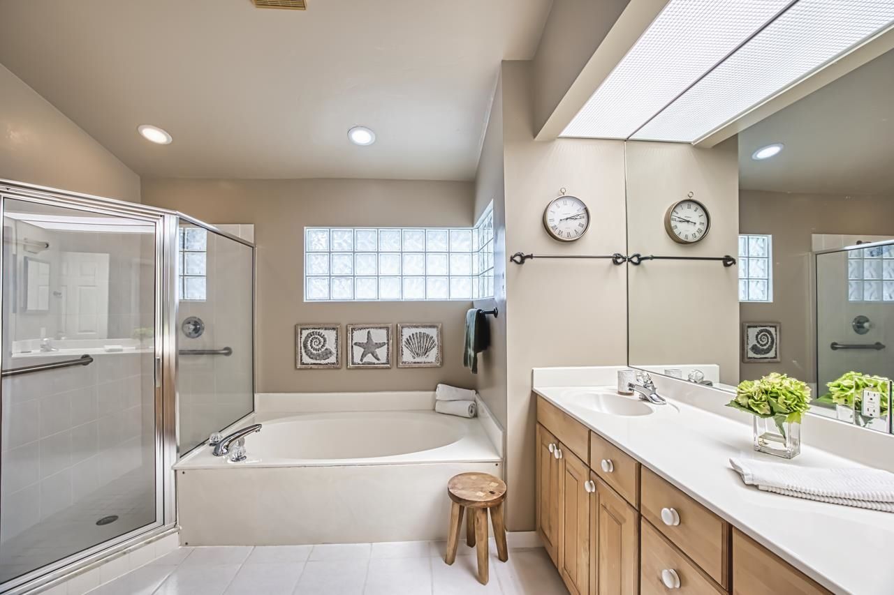 27024 Oakwood Lake Dr, Unit 201, Bonita Springs, FL 34134 Photo