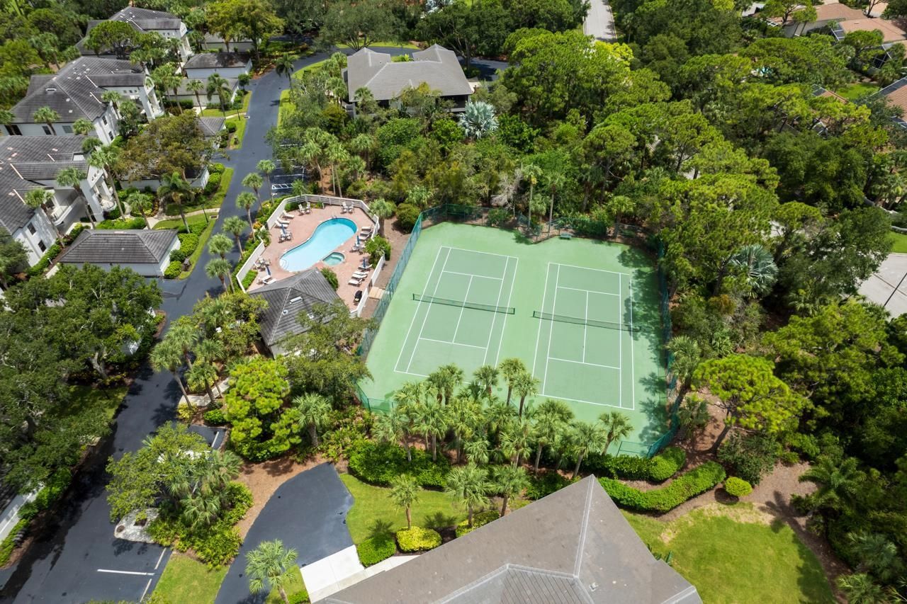27024 Oakwood Lake Dr, Unit 201, Bonita Springs, FL 34134 Photo