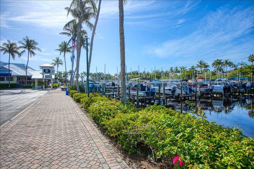 27024 Oakwood Lake Dr, Unit 201, Bonita Springs, FL 34134 Photo