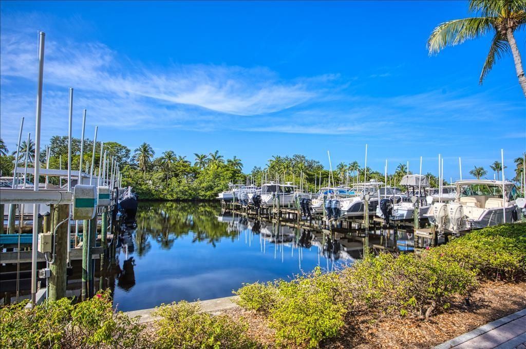 27024 Oakwood Lake Dr, Unit 201, Bonita Springs, FL 34134 Photo