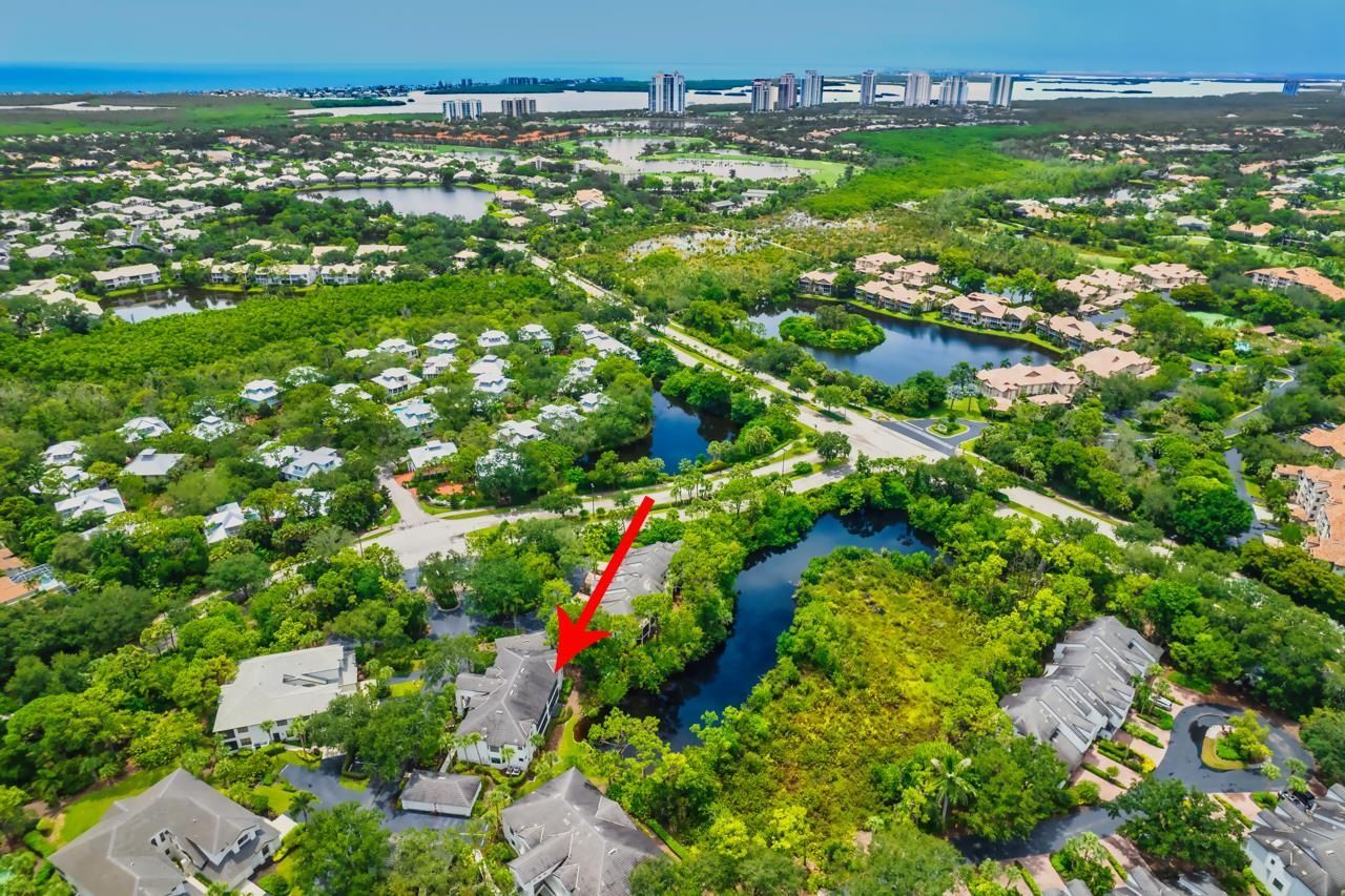 27024 Oakwood Lake Dr, Unit 201, Bonita Springs, FL 34134 Photo