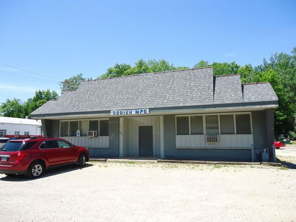 900 S Eastwood Drive, Woodstock, IL 60098