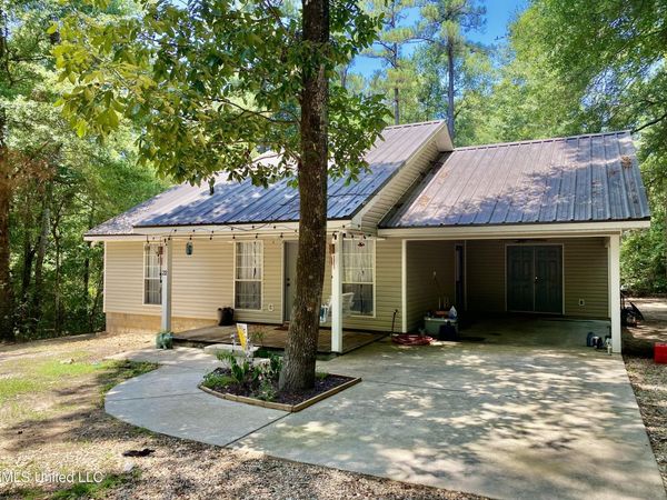 22 Uncle Pete Road, Carriere, MS 39426