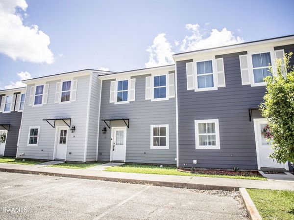 13 Townhouse Cove, Lafayette, LA 70506