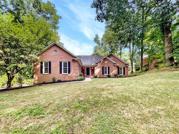 8117 Shannon Woods Lane, Matthews, NC 28104
