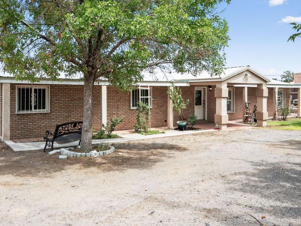 6916 RAY Lane SW, Albuquerque, NM 87121