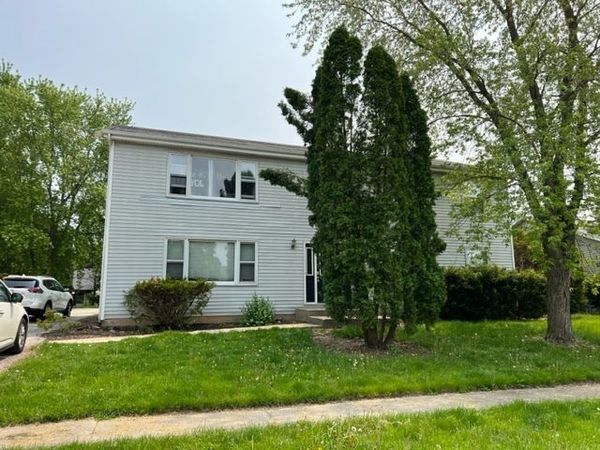 489 Eisenhower Street, Unit 1, Marengo, IL 60152