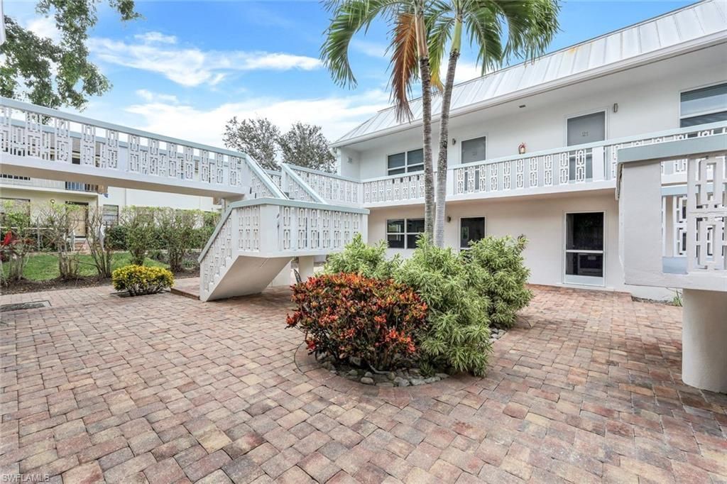 780 10th Ave S, Unit 2, Naples, FL 34102 Photo