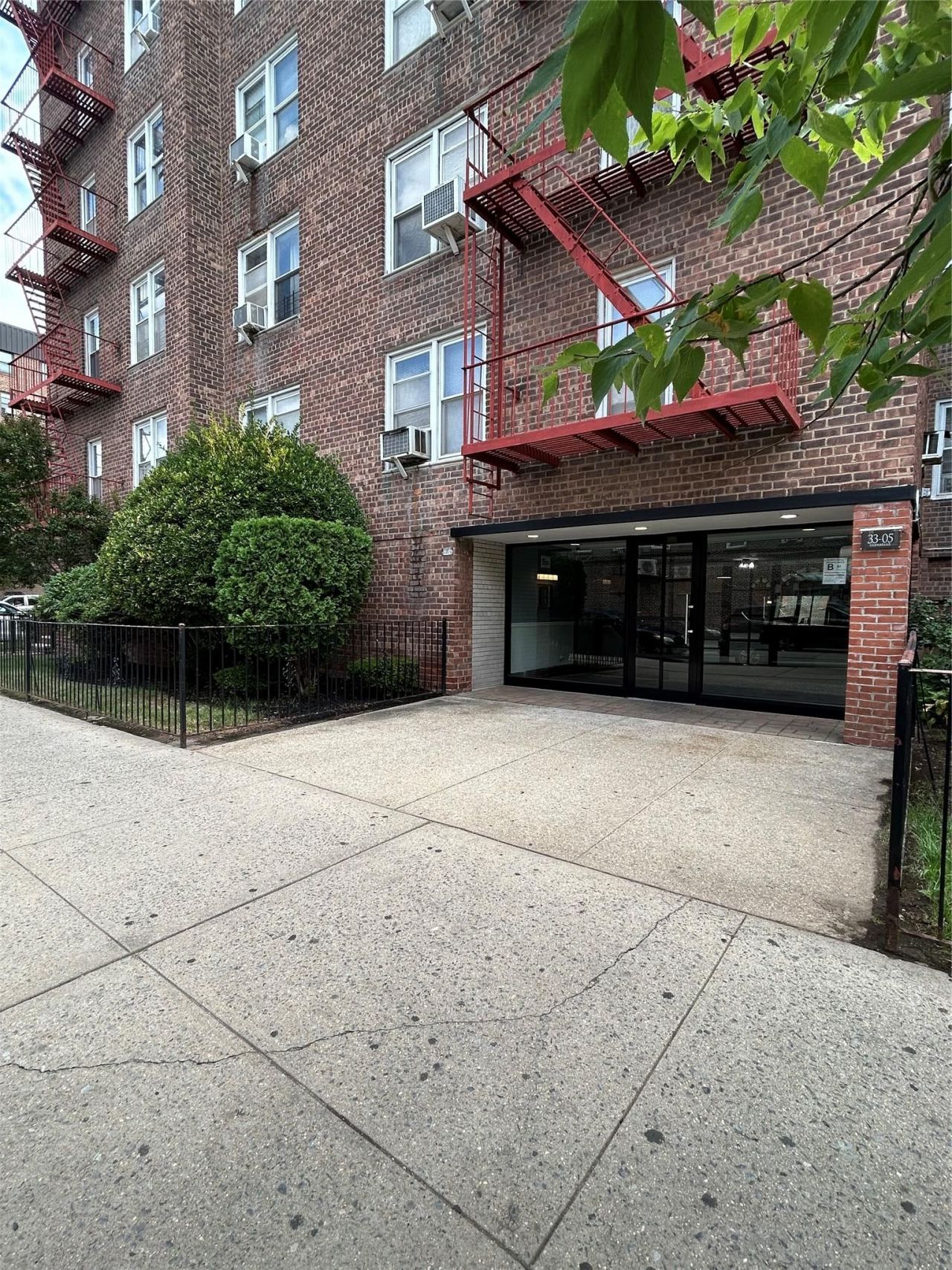 33-05 90 Street, Unit 4K, Jackson Heights, NY 11372 Main Photo