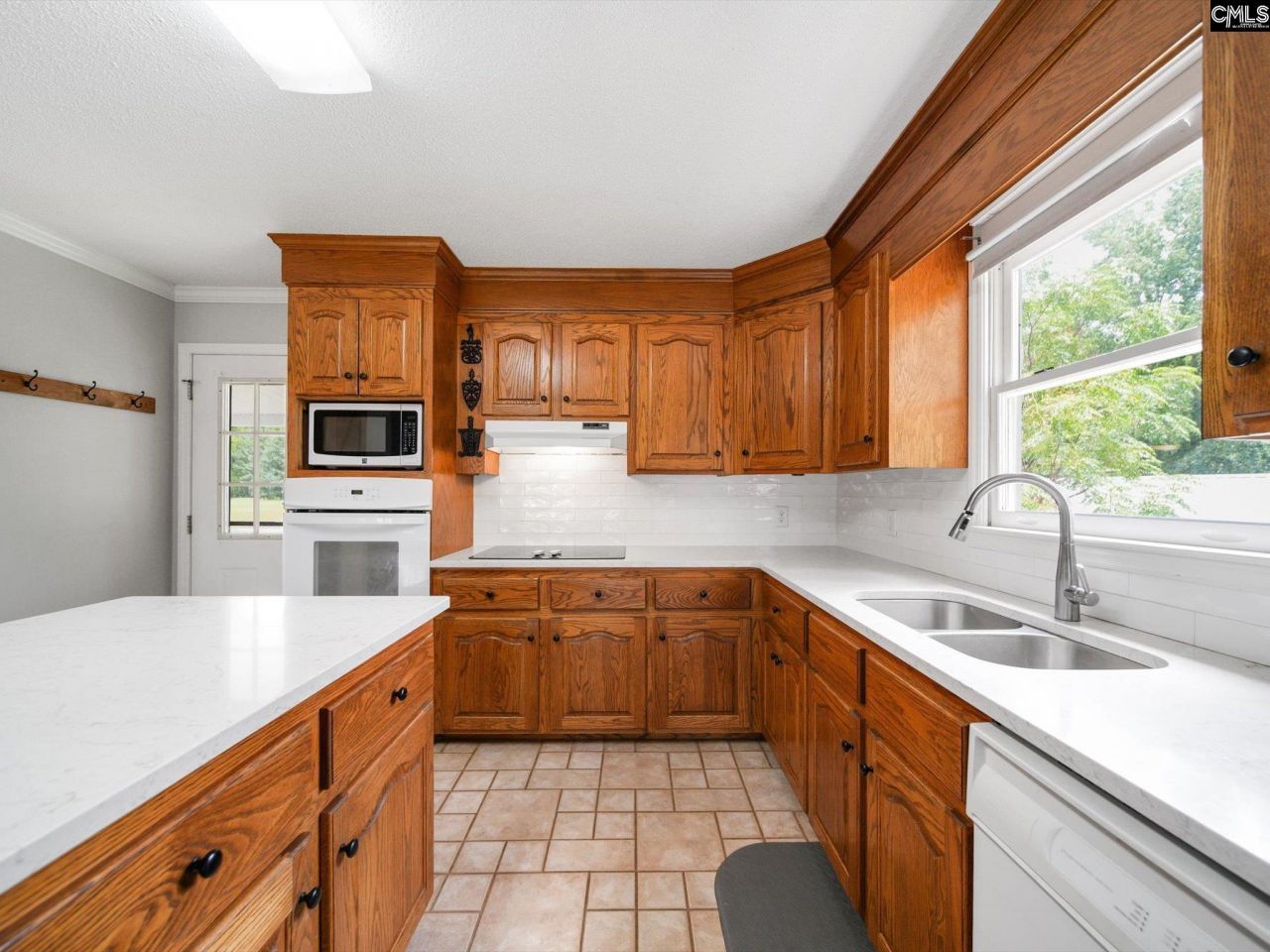 2364 Lakeside Drive Photo 13