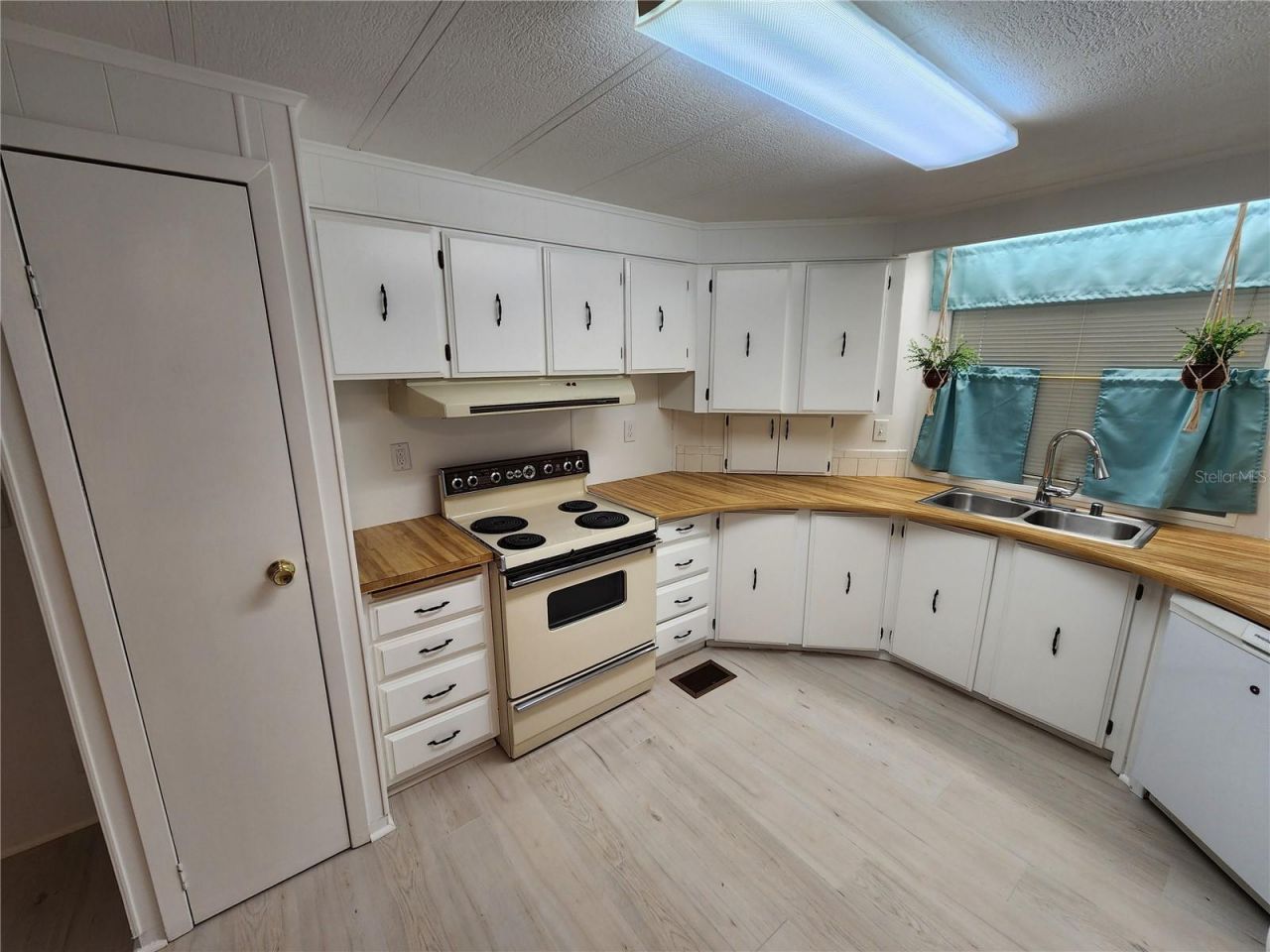 808 53rd Avenue E, Unit 288, Bradenton, FL 34203 Photo