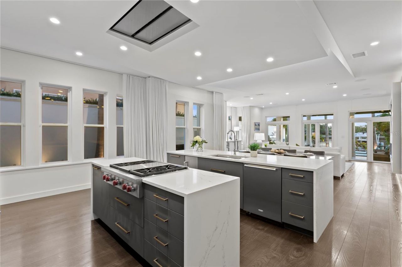 1155 Abbeys Way, Tampa, FL 33602 Photo