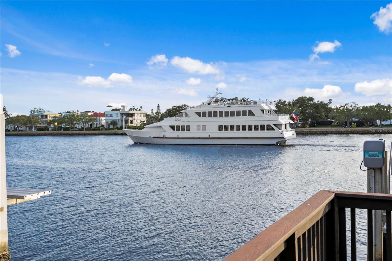 1155 Abbeys Way, Tampa, FL 33602 Photo