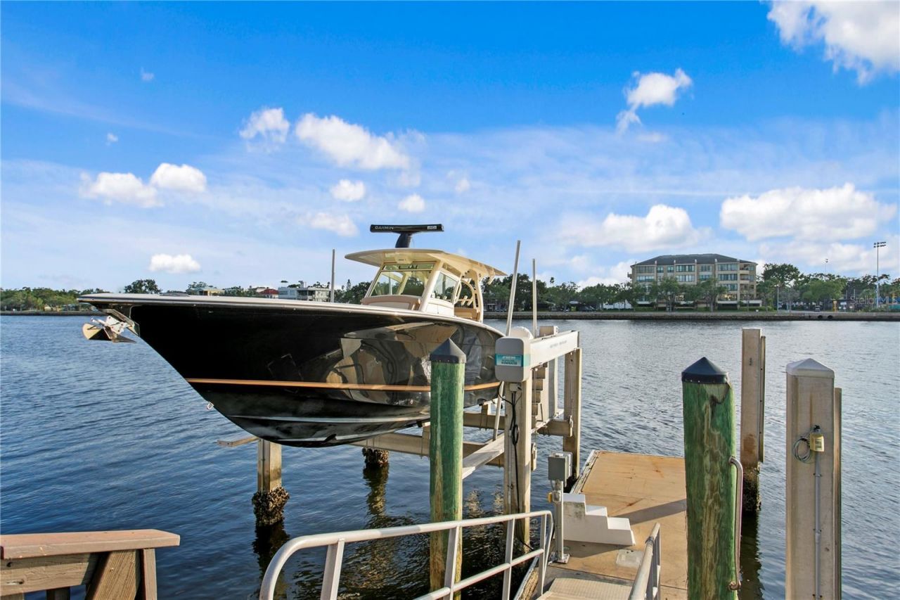 1155 Abbeys Way, Tampa, FL 33602 Photo