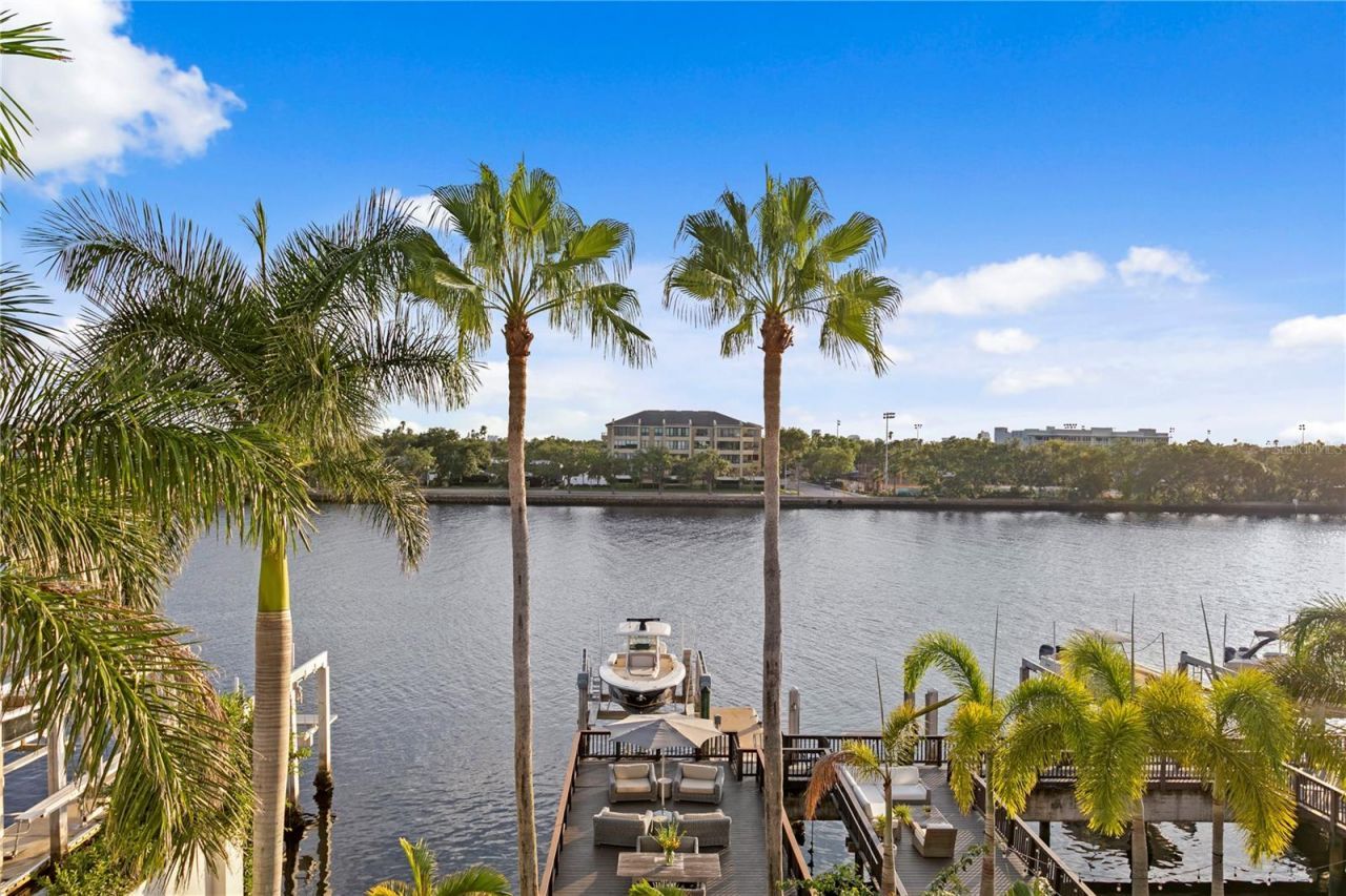 1155 Abbeys Way, Tampa, FL 33602 Photo