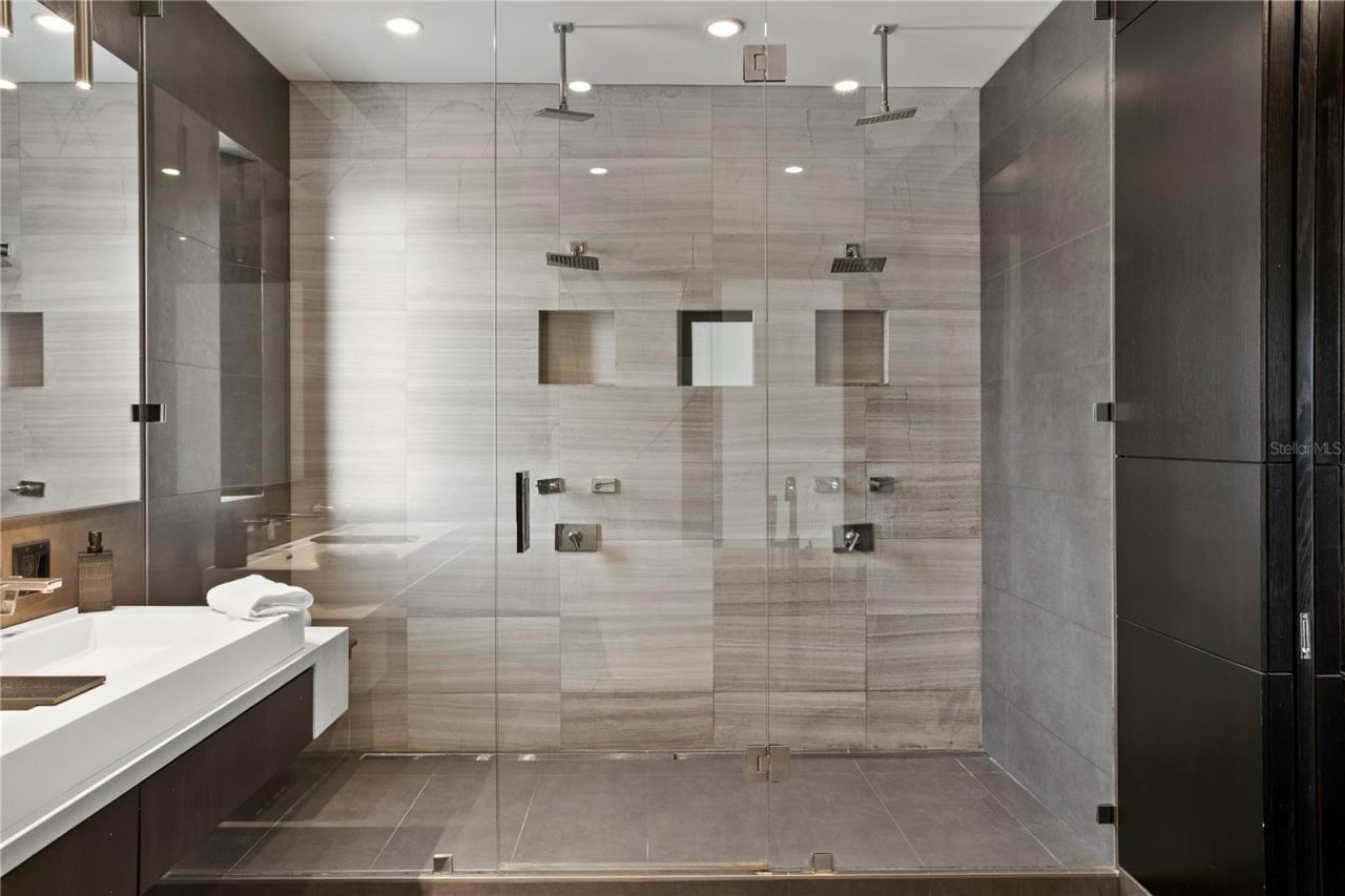 1155 Abbeys Way, Tampa, FL 33602 Photo