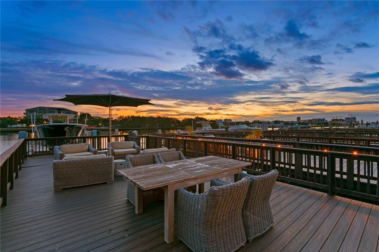 1155 Abbeys Way, Tampa, FL 33602 Photo