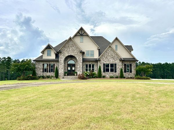 236 Rd 1400, Mooreville, MS 38857